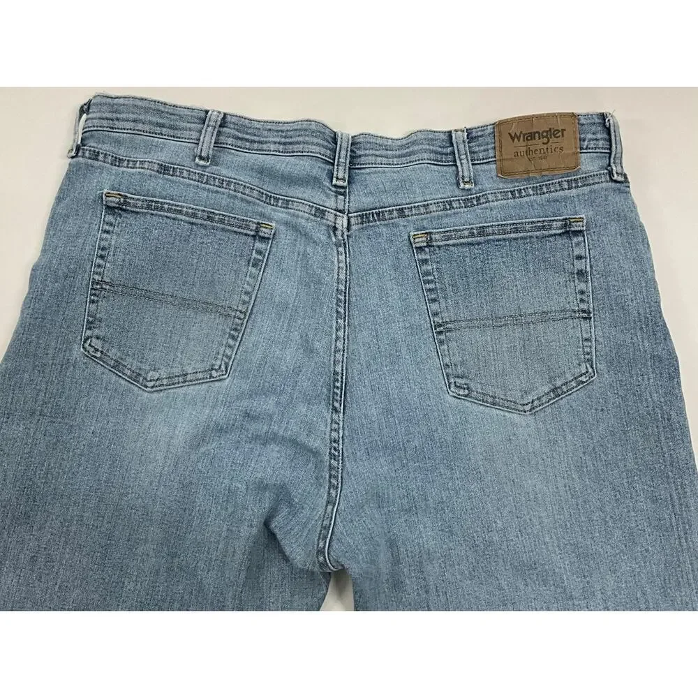Wrangler Authentics Men’s Jeans 38X32 Stretch Waist Light Wash RN 130273